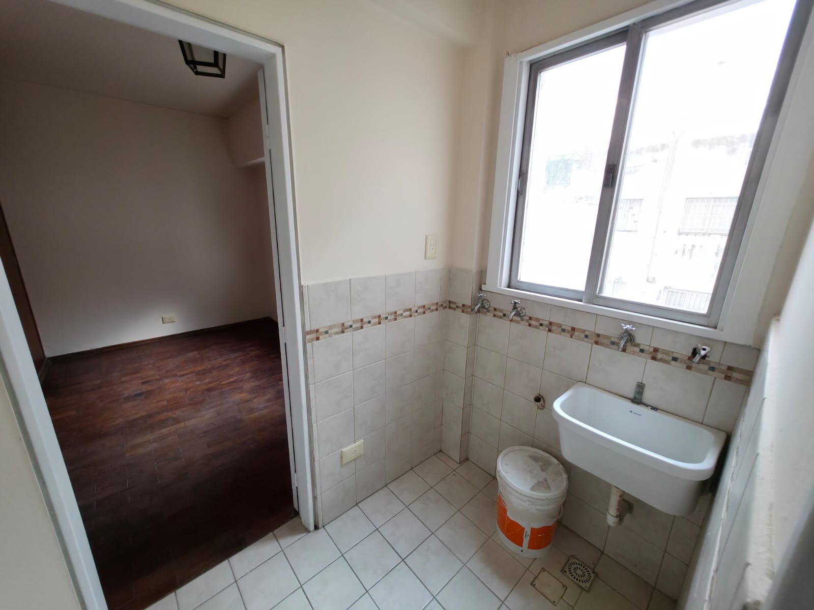ALQ. AV COLÓN 1170 - B ALBERDI - CÓRDOBA - DPTO. 3 DORM. CDEP SERV.