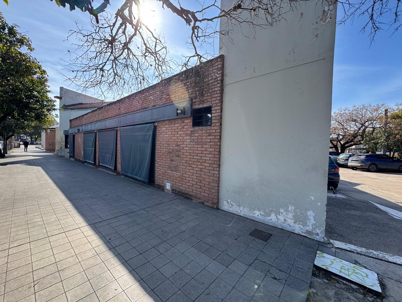 ESQ TEJEDA LOCAL CERRO DE LAS ROSAS 530m2 PROPIOS - EX HOSPITAL PRIVADO