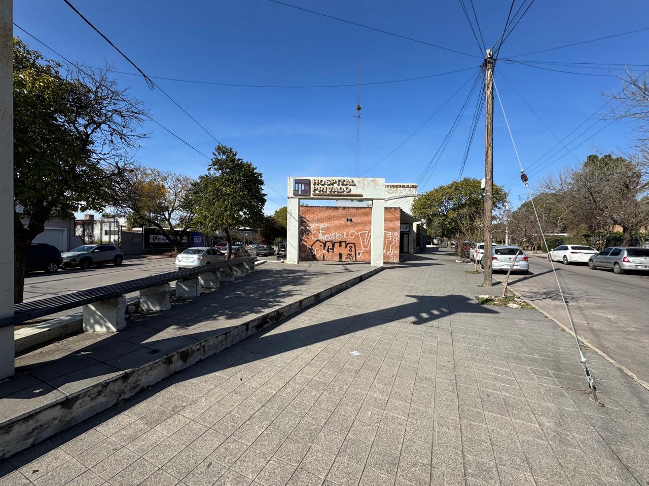 ESQ TEJEDA LOCAL CERRO DE LAS ROSAS 530m2 PROPIOS - EX HOSPITAL PRIVADO