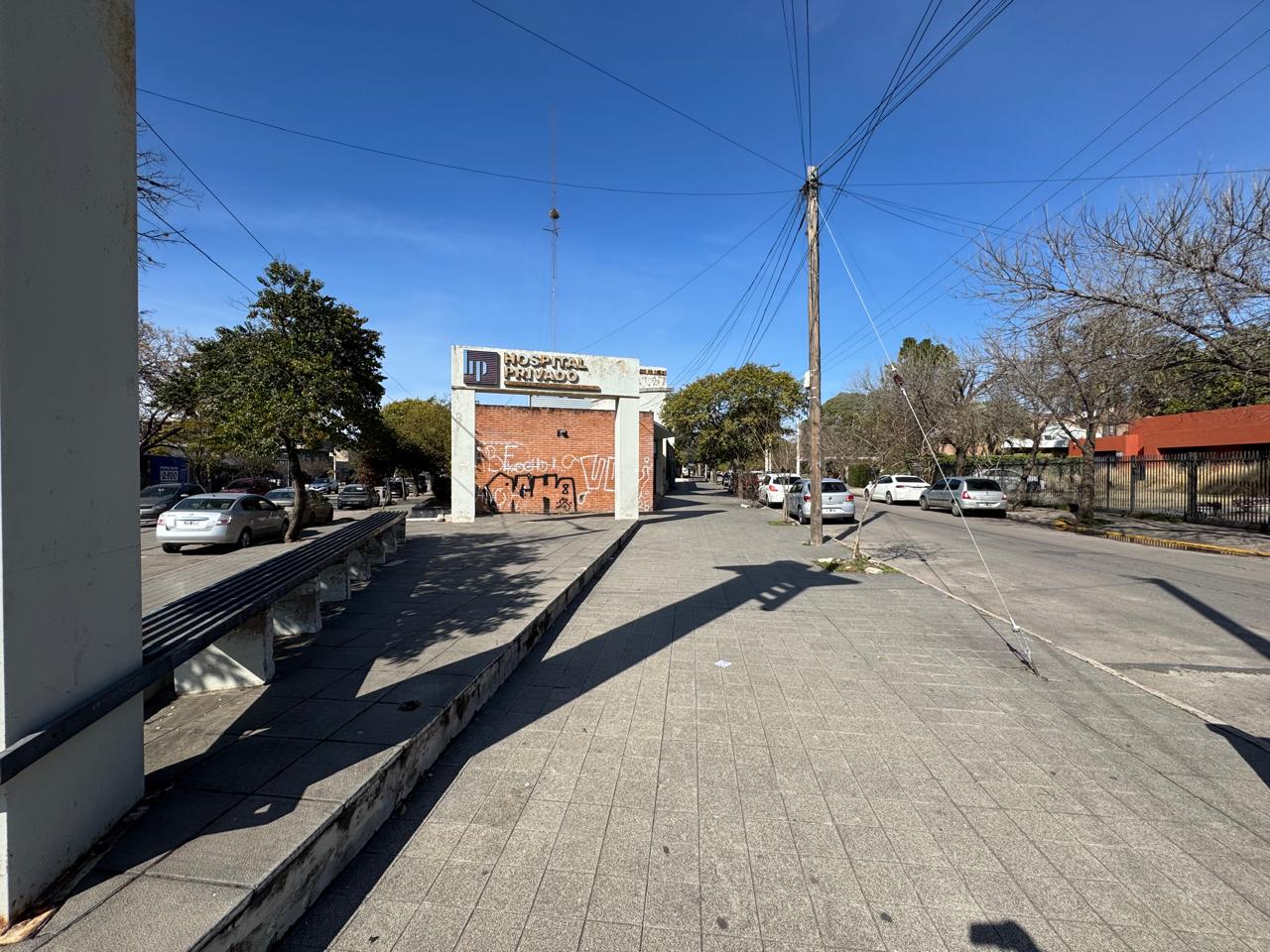 ESQ TEJEDA LOCAL CERRO DE LAS ROSAS 530m2 PROPIOS - EX HOSPITAL PRIVADO