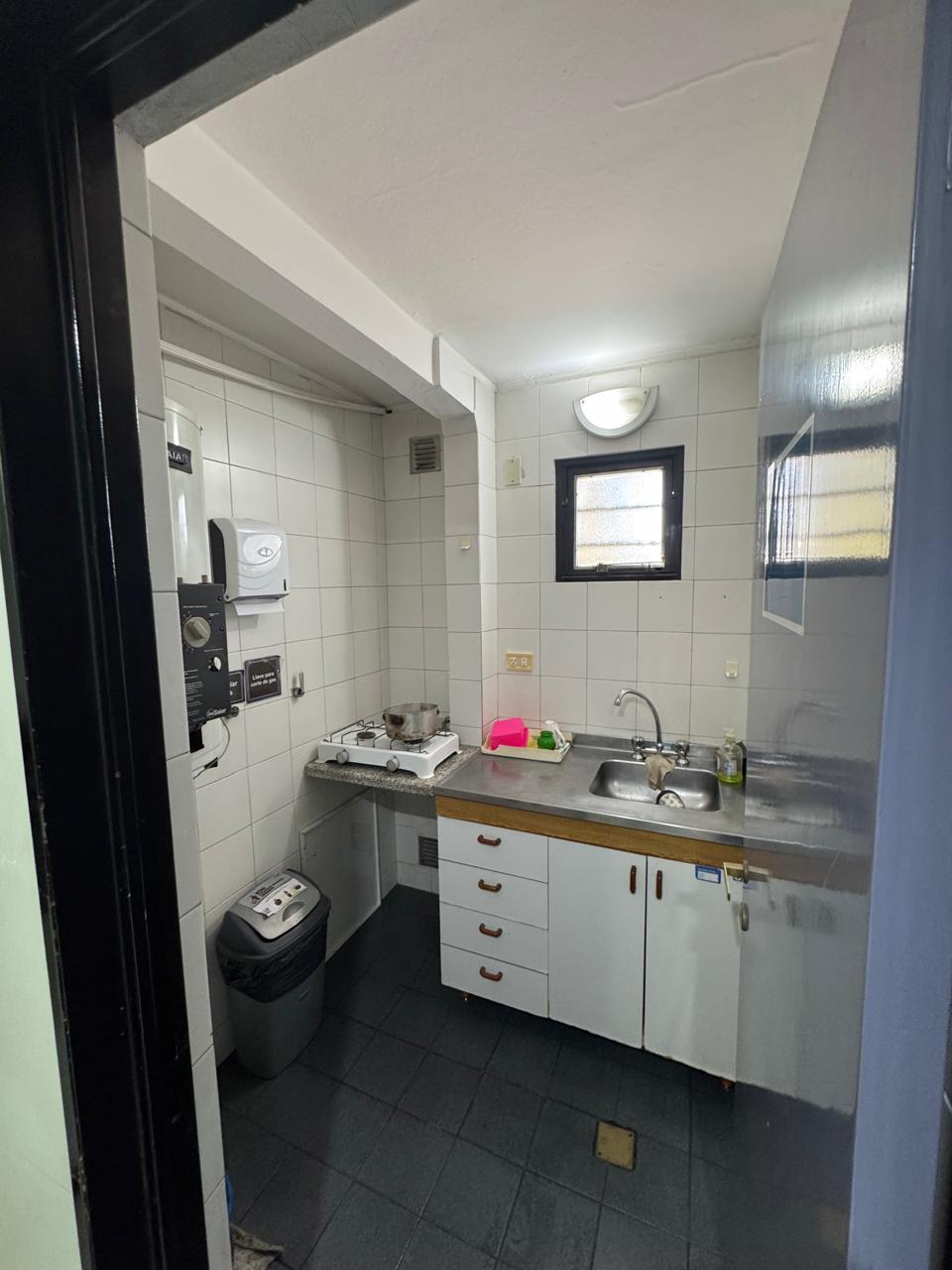 ESQ TEJEDA LOCAL CERRO DE LAS ROSAS 530m2 PROPIOS - EX HOSPITAL PRIVADO