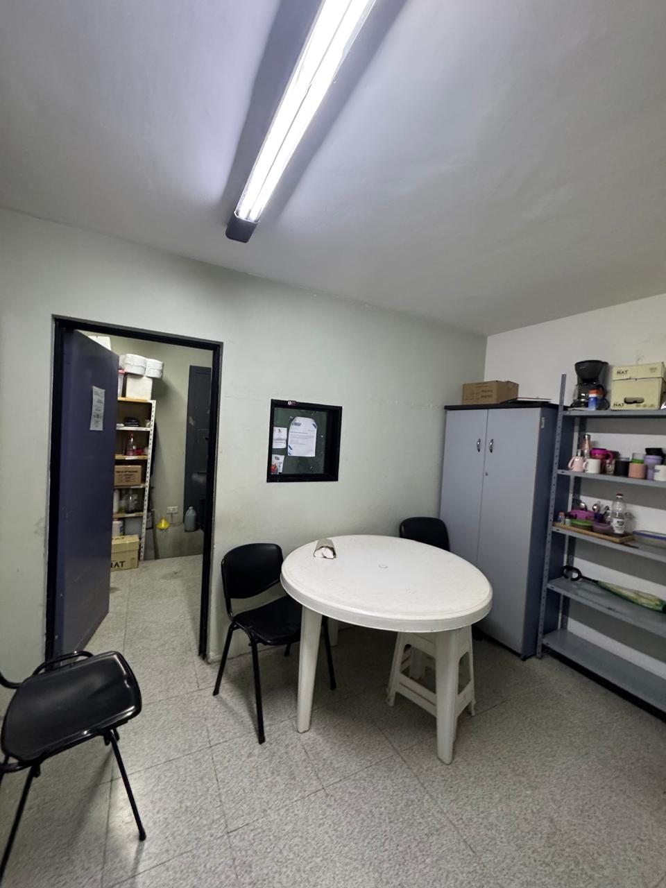 ESQ TEJEDA LOCAL CERRO DE LAS ROSAS 530m2 PROPIOS - EX HOSPITAL PRIVADO