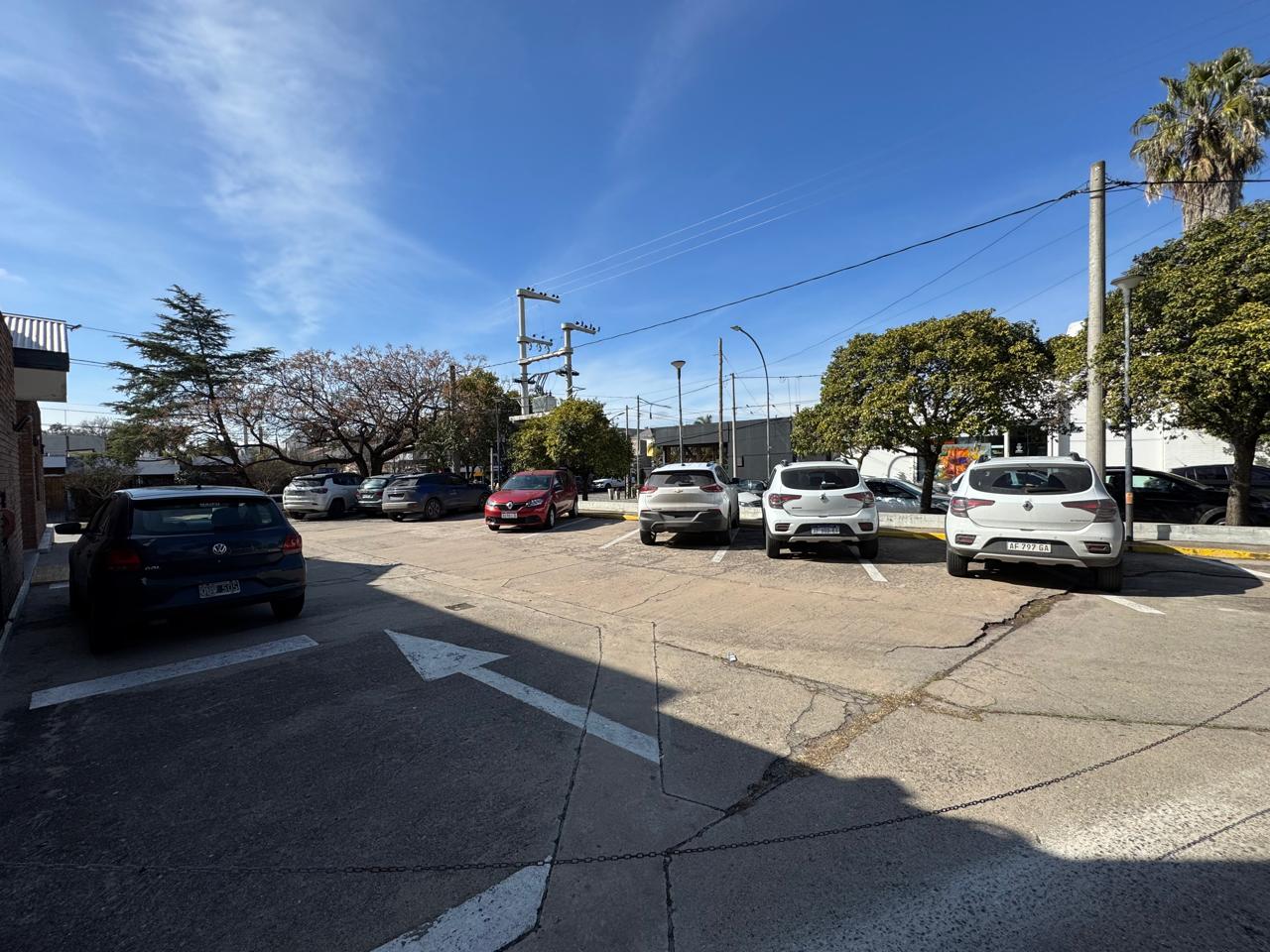 ESQ TEJEDA LOCAL CERRO DE LAS ROSAS 530m2 PROPIOS - EX HOSPITAL PRIVADO