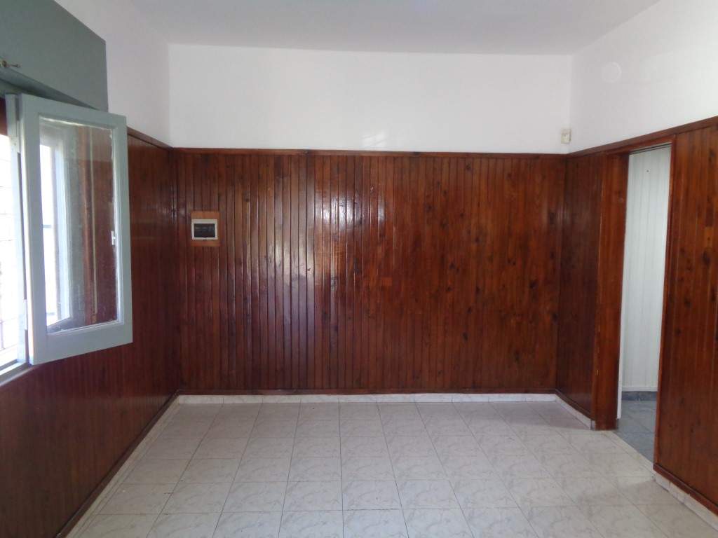 Barrio Villa Mafequin - Casa de 2 Dormitorios, Amplia con Garaje Doble, Cocina Comedor, Escritorio, Quincho con Asador y Patio