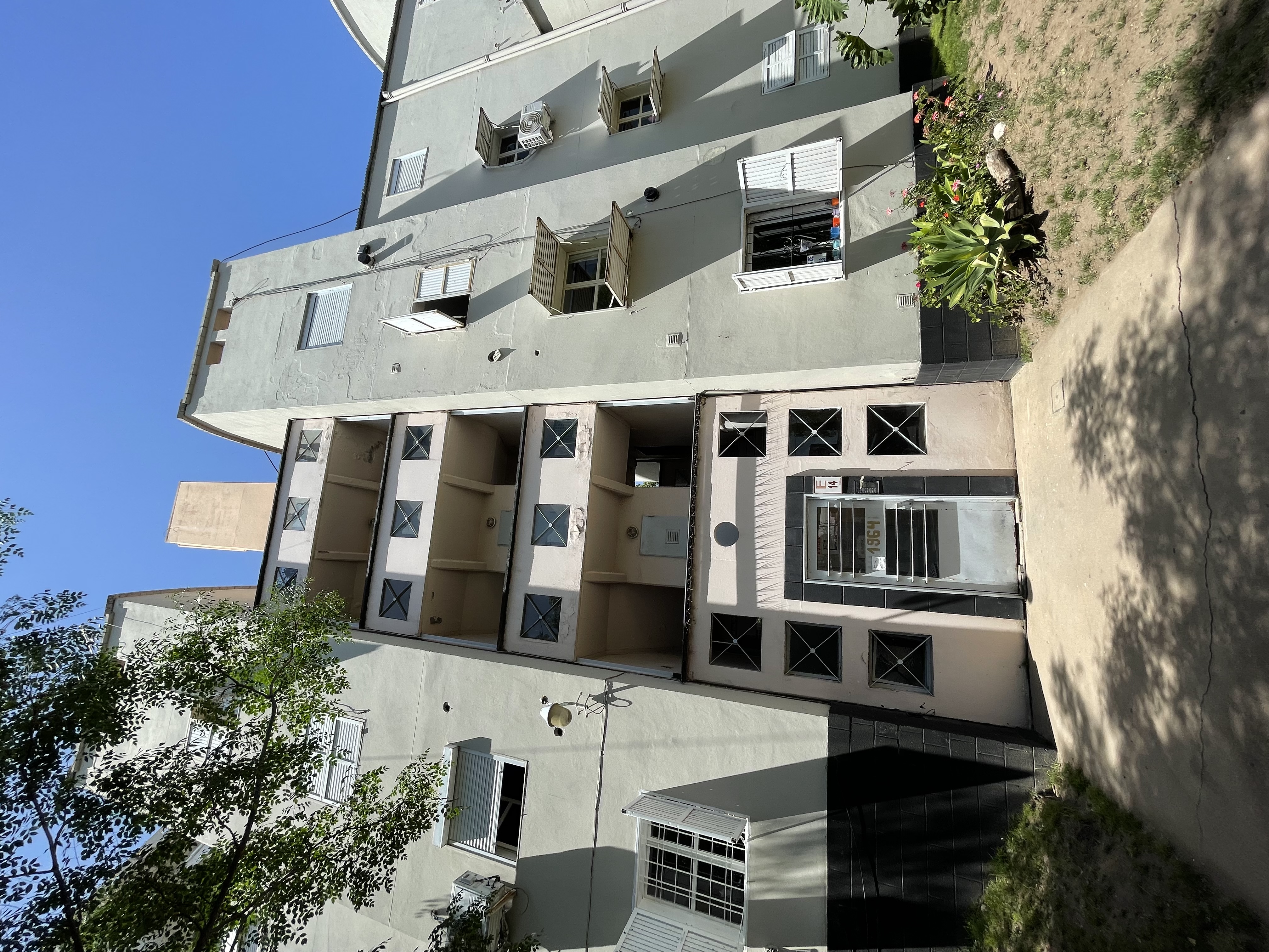 B Lomas de San Martín - Departamento de 2 Dormitorios cESCRITURA y DESOCUPADO