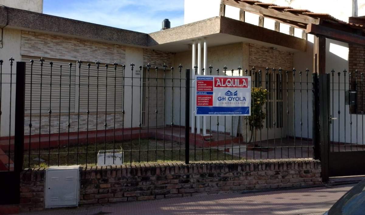 ALQUILO CASA 2 DORMITORIOS B CRISOL NORTE