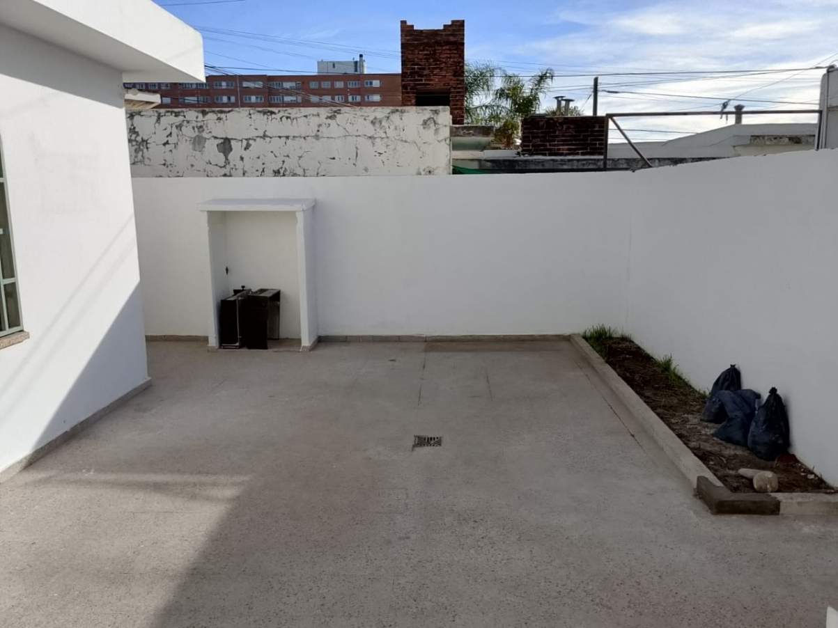 ALQUILO CASA 2 DORMITORIOS B CRISOL NORTE