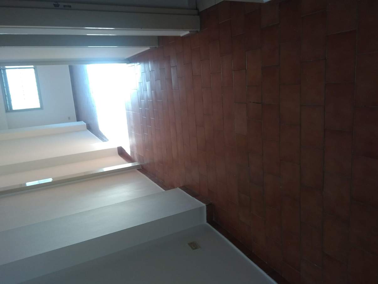 Amplio departamento de tres dormitorios en venta , zona bancaria, Centro