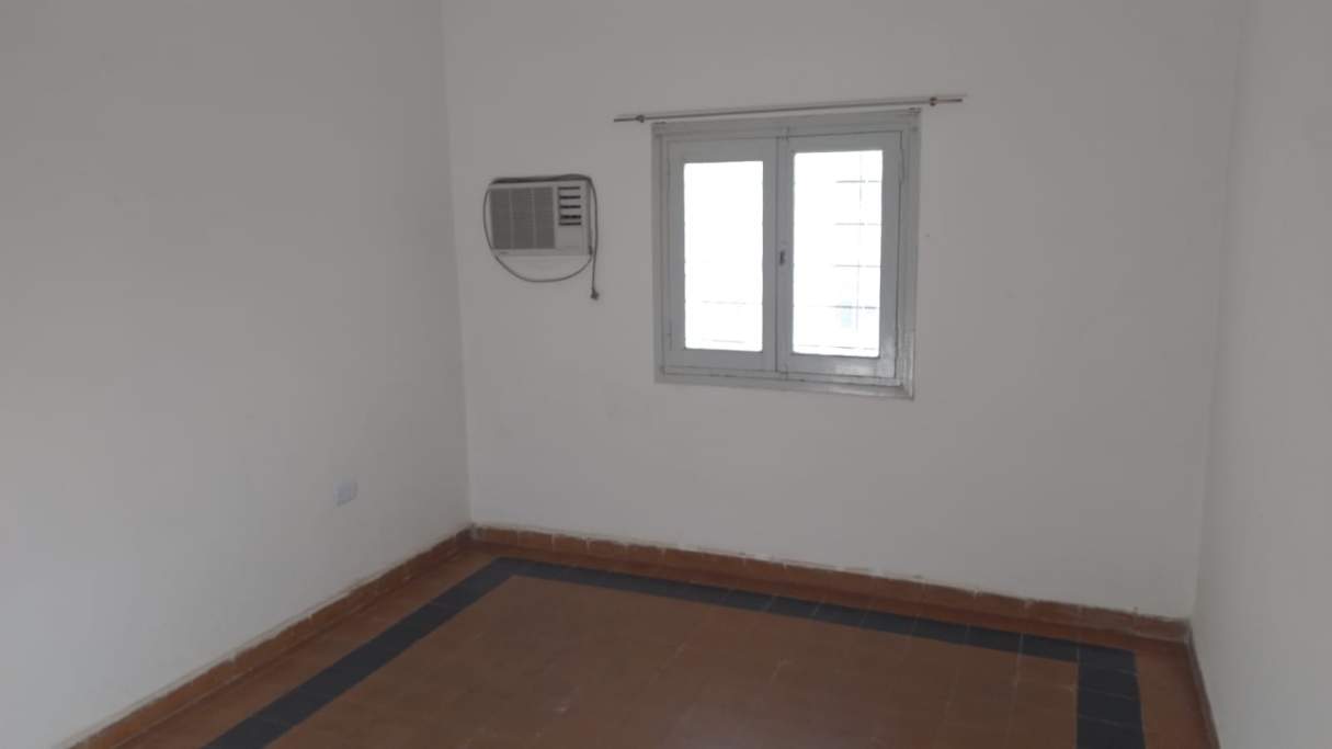 CASA EN VENTA EN BARRIO TALLERES OESTE- REMODELADA