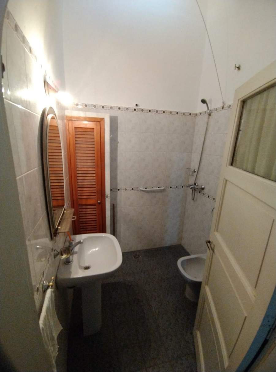 CASA EN VENTA EN BARRIO TALLERES OESTE- REMODELADA