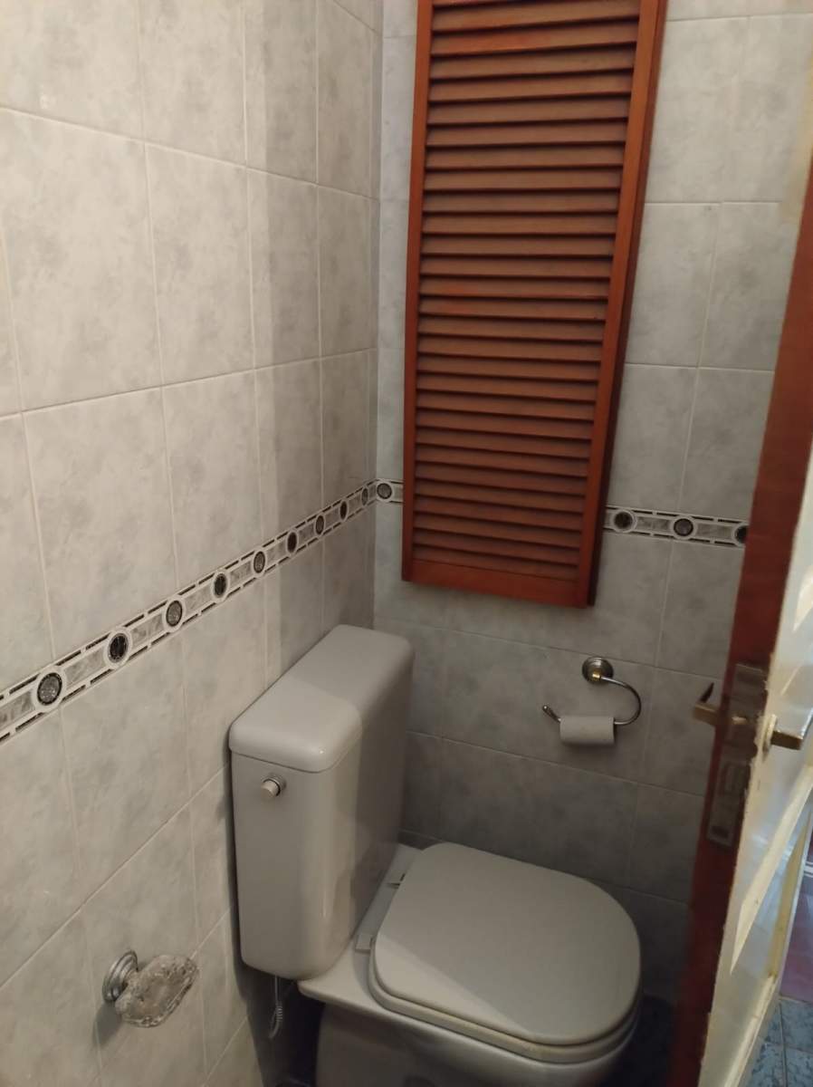 CASA EN VENTA EN BARRIO TALLERES OESTE- REMODELADA