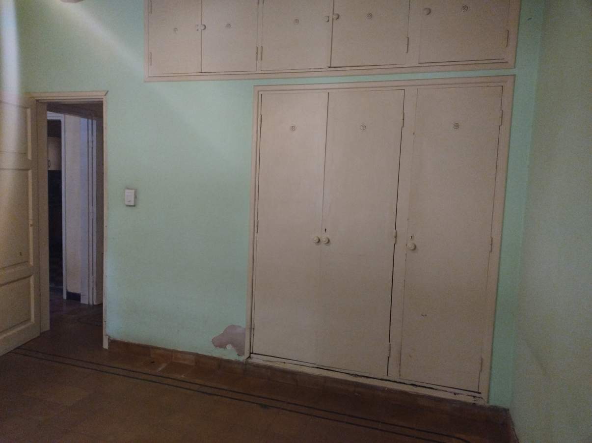 SE VENDE CASA  DEPTO EN BARRIO ALBERDI