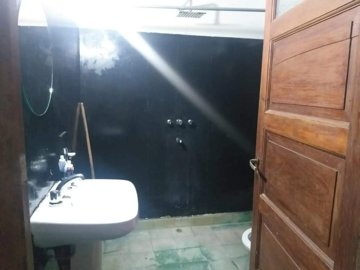 SE VENDE CASA CON COCHERA DOBLE EN EMPALME