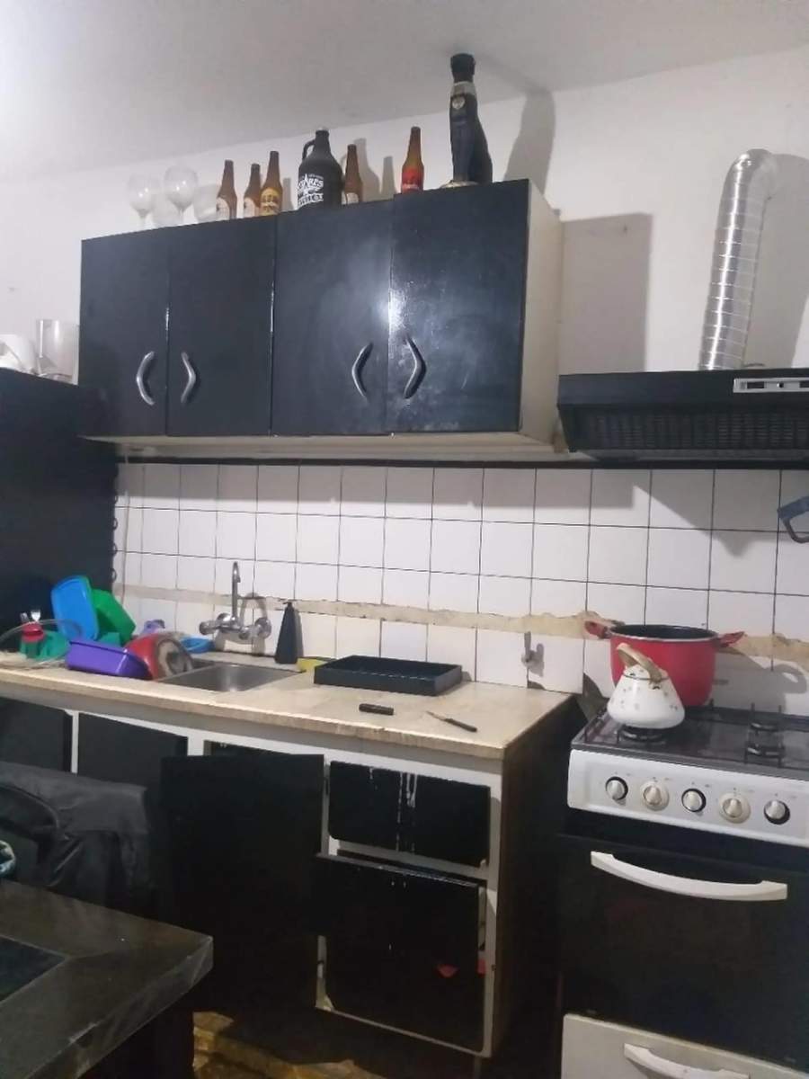 SE VENDE CASA CON COCHERA DOBLE EN EMPALME