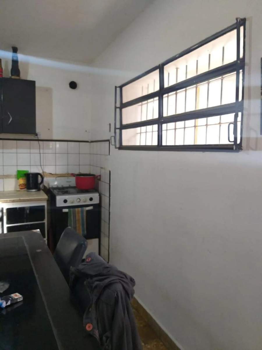 SE VENDE CASA CON COCHERA DOBLE EN EMPALME