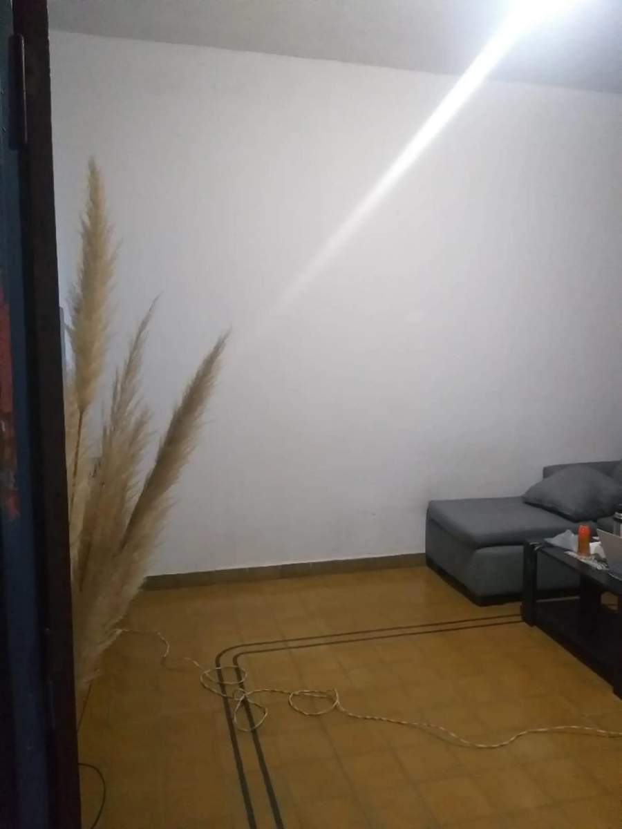 SE VENDE CASA CON COCHERA DOBLE EN EMPALME