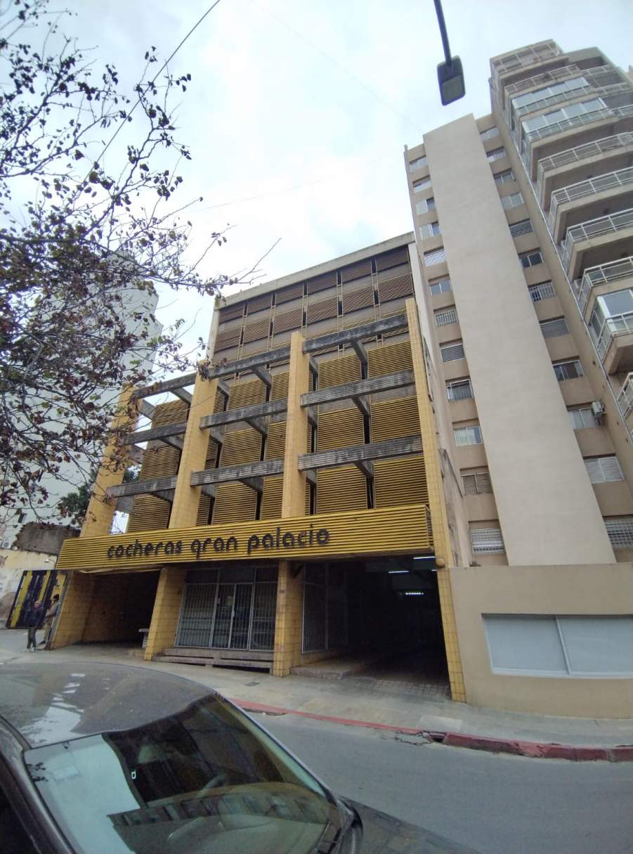 SE VENDE COCHERA A MTS DE TRIBUNALES