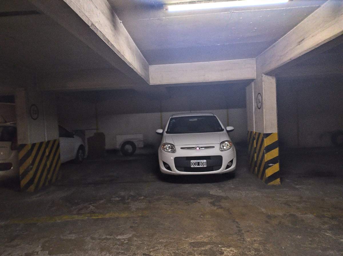 SE VENDE COCHERA A MTS DE TRIBUNALES