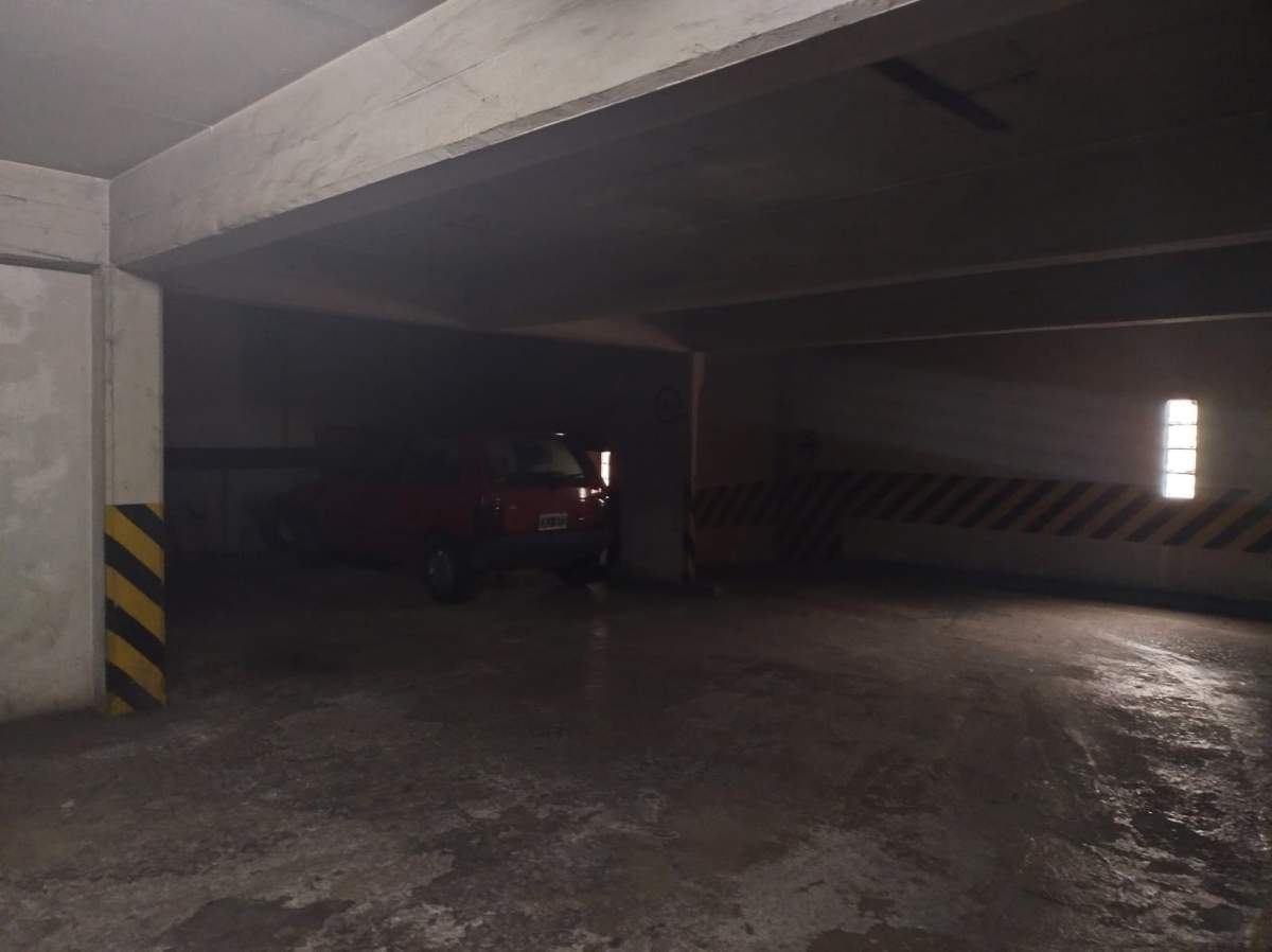 SE VENDE COCHERA A MTS DE TRIBUNALES