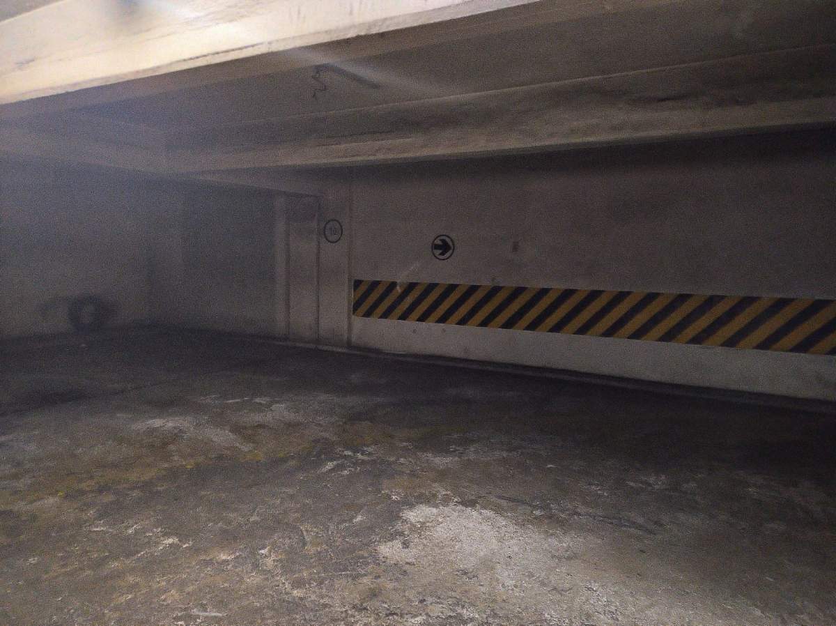 SE VENDE COCHERA A MTS DE TRIBUNALES