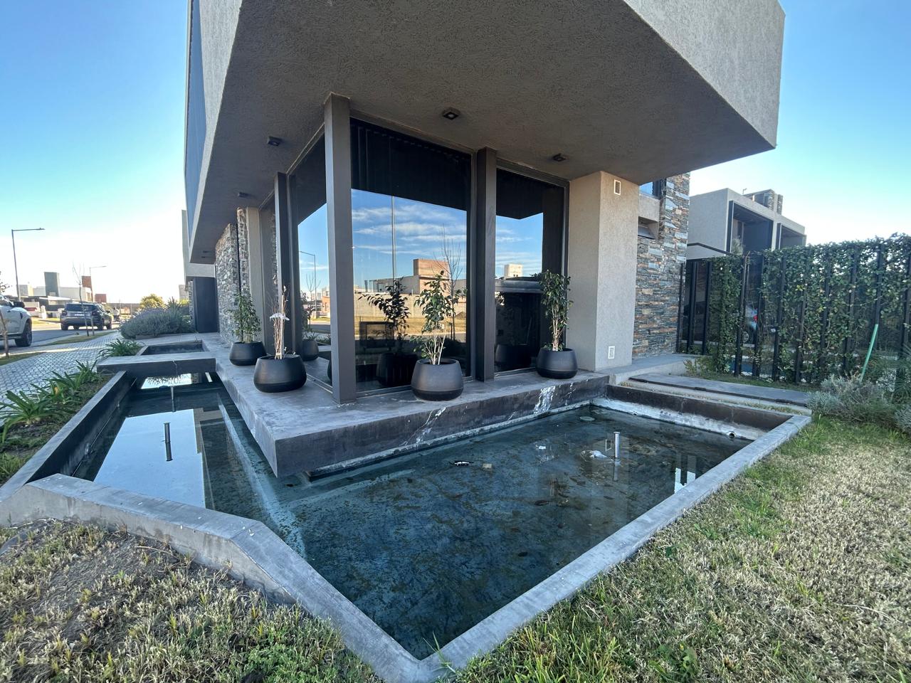 ALQUILER DUPLEX AMOBLADO DOS DORM SAN IGNACIO VILLAGE MANANTIALES