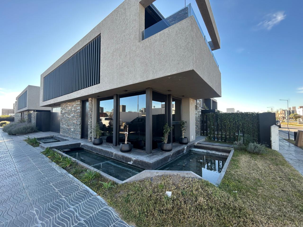 ALQUILER DUPLEX AMOBLADO DOS DORM SAN IGNACIO VILLAGE MANANTIALES