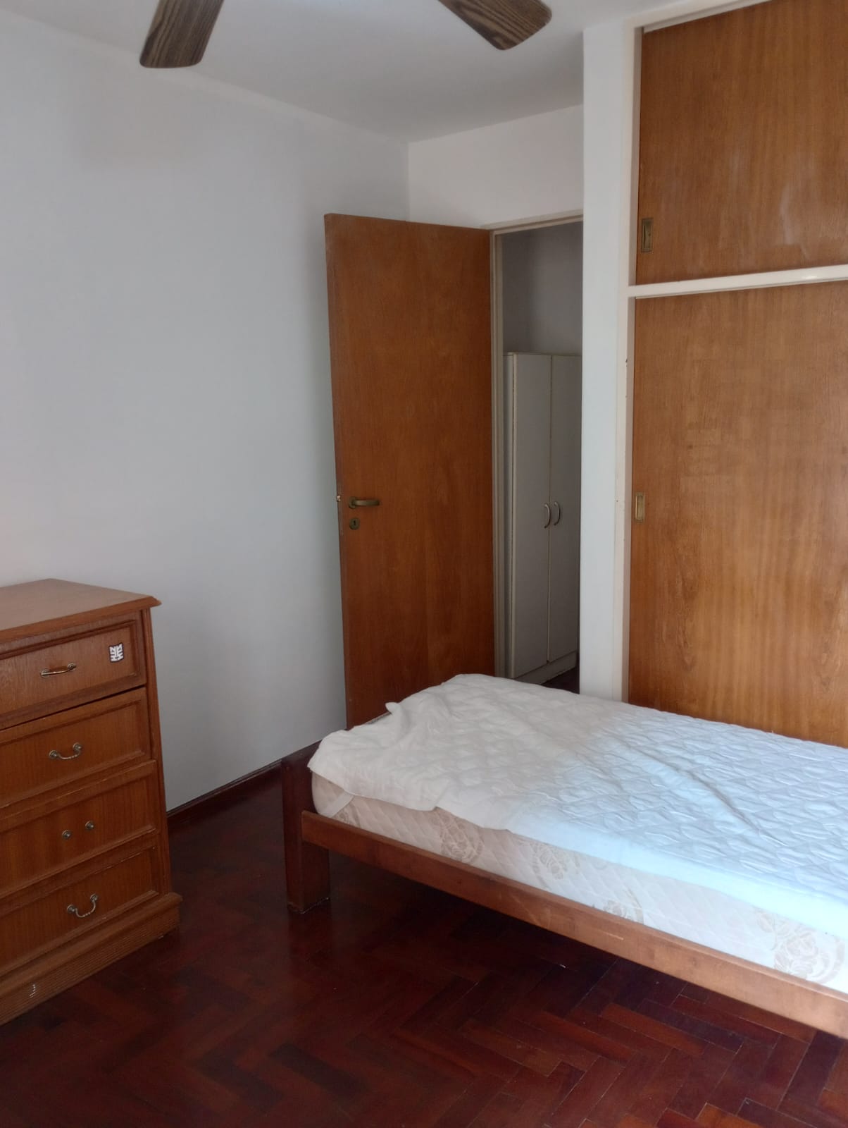 ALQUILER DEPTO AMOBLADO CORAZON DE NUEVA CORDOBA PEGADO A CIUDAD UNIVERSITARIA.-
