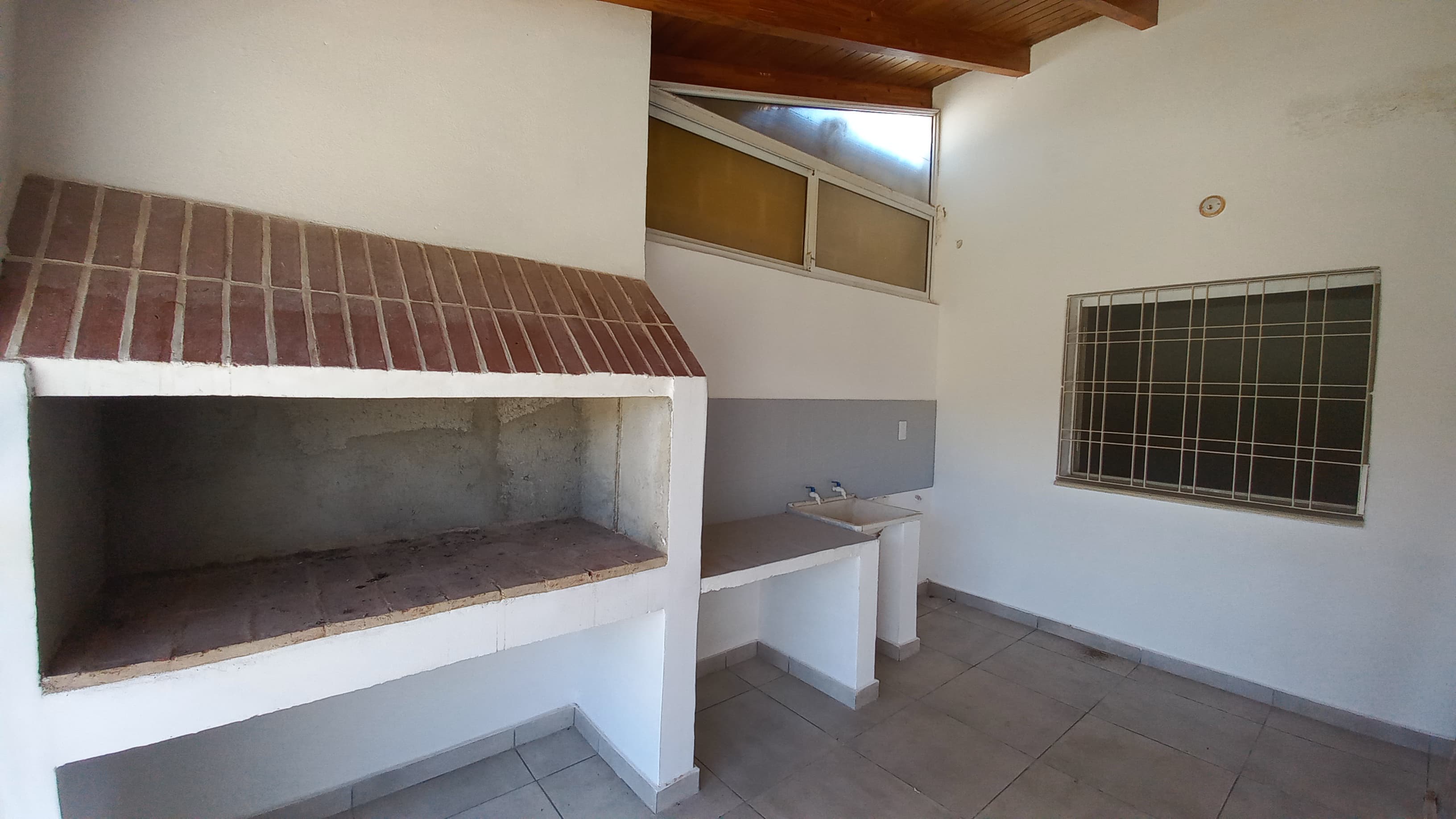 CASA EN VENTA COSQUÍN - ¡EXCELENTE UBICACIÓN! - 2 dormitorios