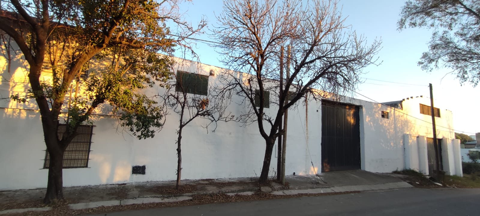 ALQUILO GALPONES EN LA CALERA