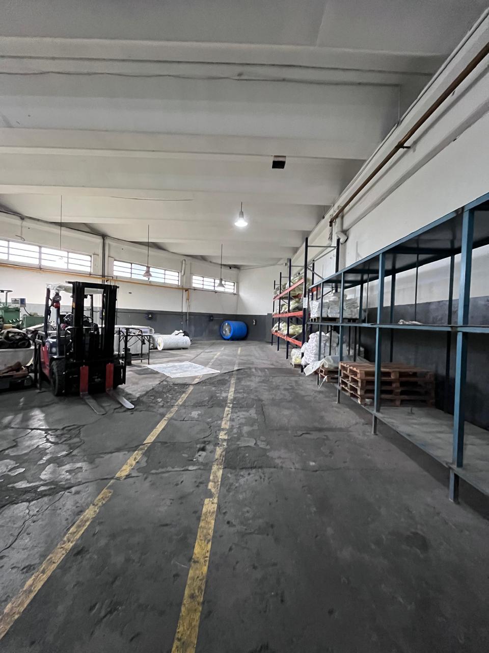 GALPON ALQUILER  Ferreyra Parque Industrial  558 M2 Todo uso