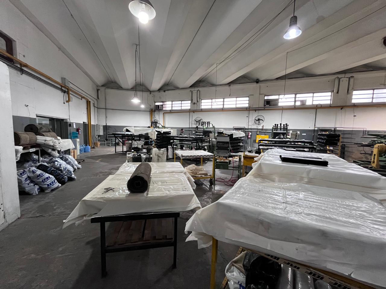 GALPON ALQUILER  Ferreyra Parque Industrial  558 M2 Todo uso