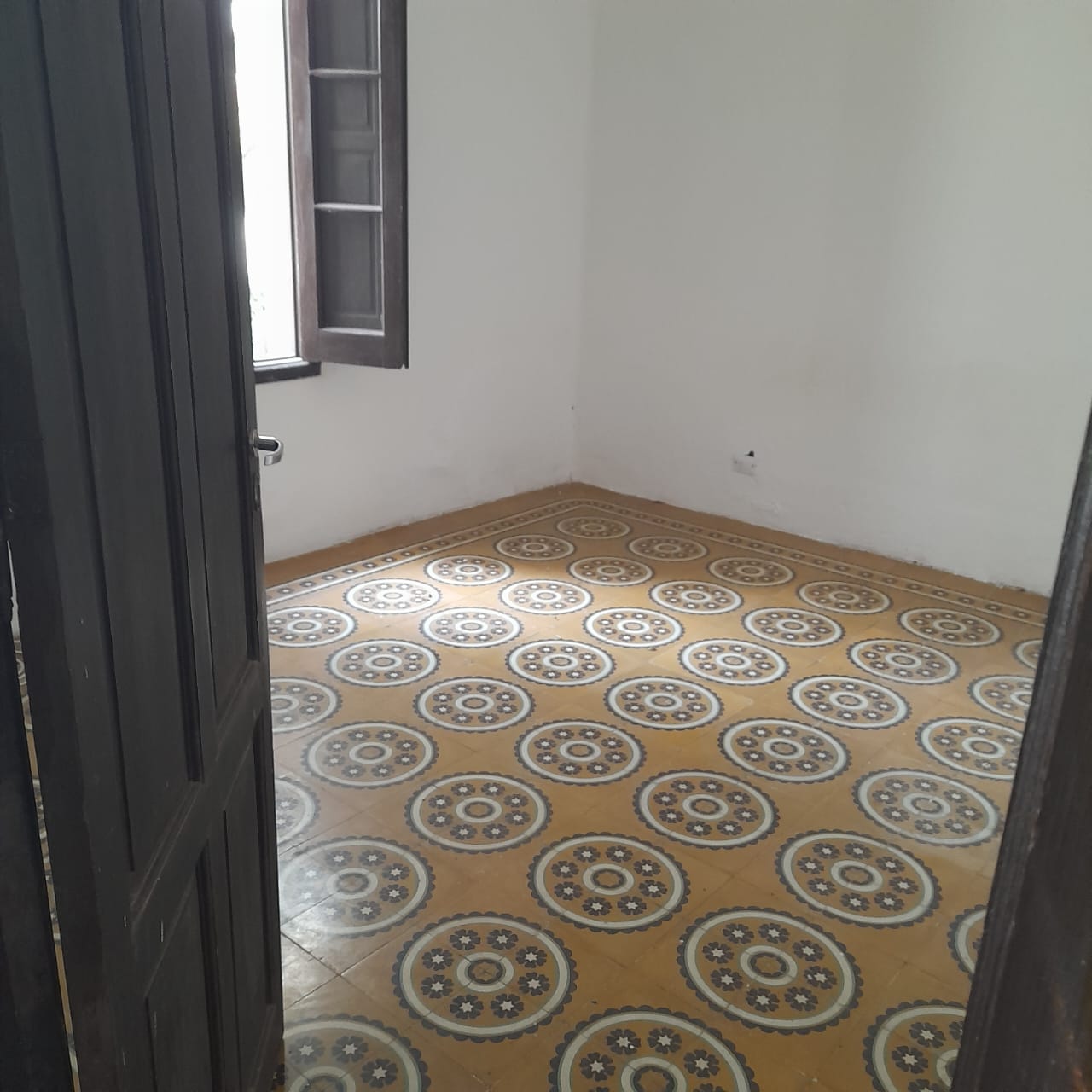 Alquiler COMERCIAL  Casa esquina  158 m2  Ideal gastronómico