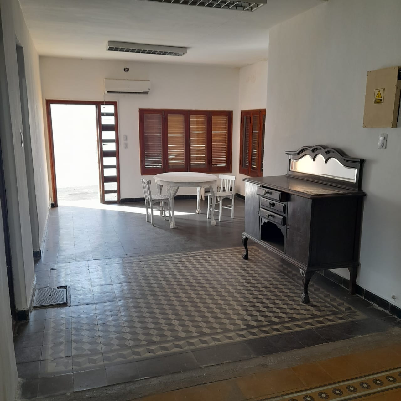 Alquiler COMERCIAL  Casa esquina  158 m2  Ideal gastronómico