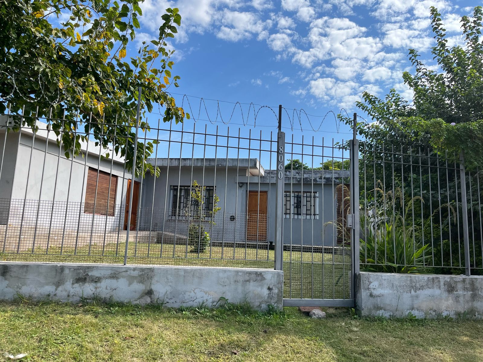 Alquiler COMERCIAL  Arguello  5 dorm  3 baños