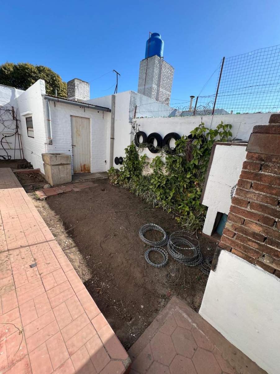 Amplia casa Barrio Colón. Próxima Av. Sabattini yva pocos minutos de Centro