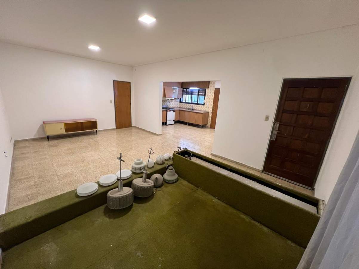 Amplia casa Barrio Colón. Próxima Av. Sabattini yva pocos minutos de Centro