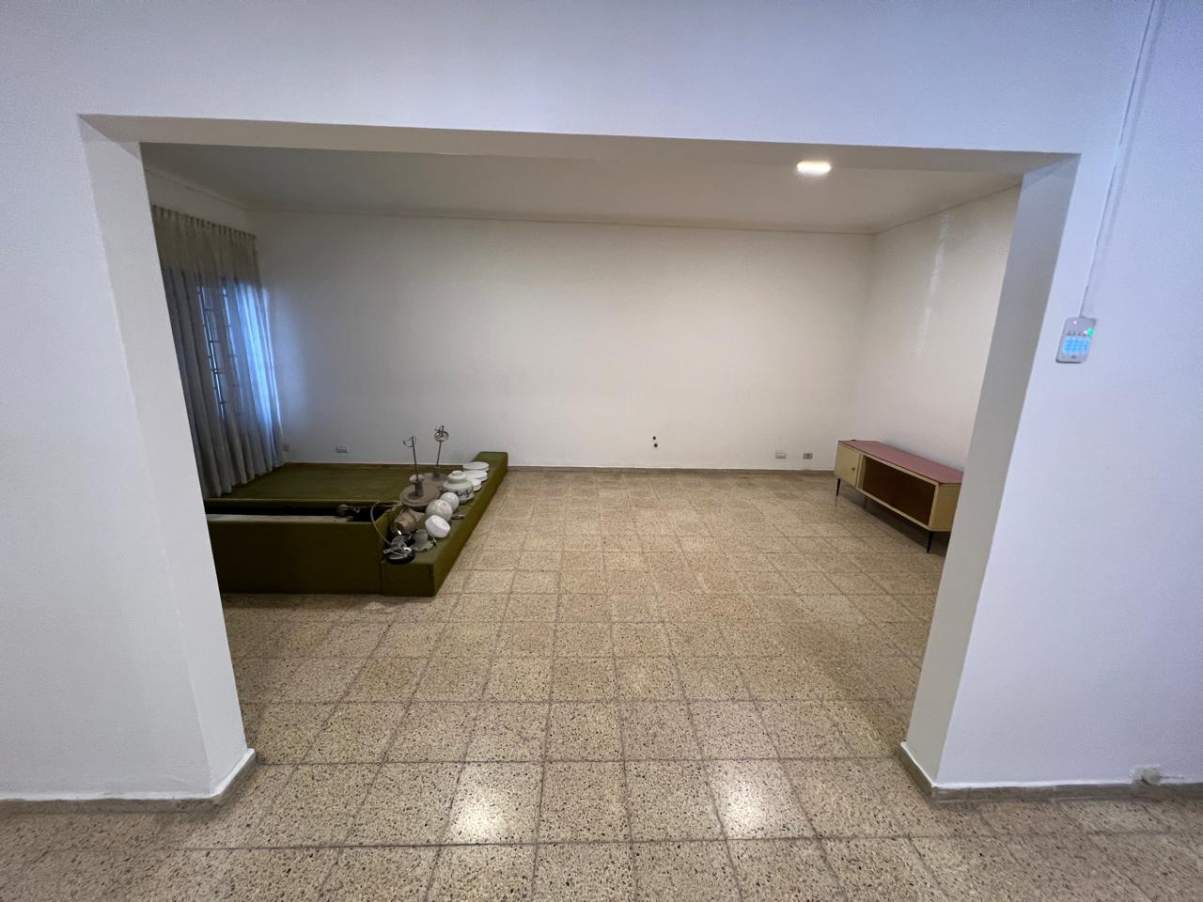 Amplia casa Barrio Colón. Próxima Av. Sabattini yva pocos minutos de Centro