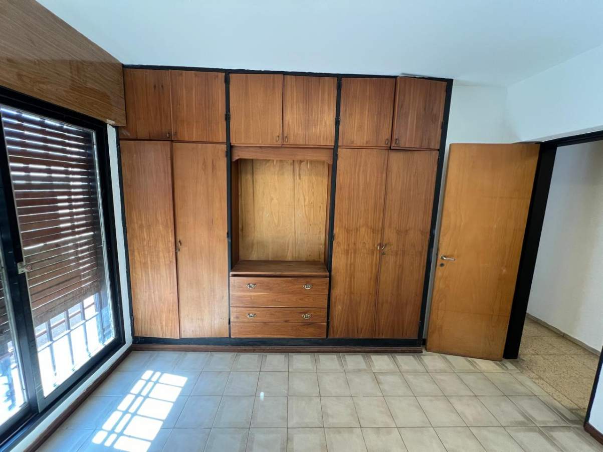 Amplia casa Barrio Colón. Próxima Av. Sabattini yva pocos minutos de Centro