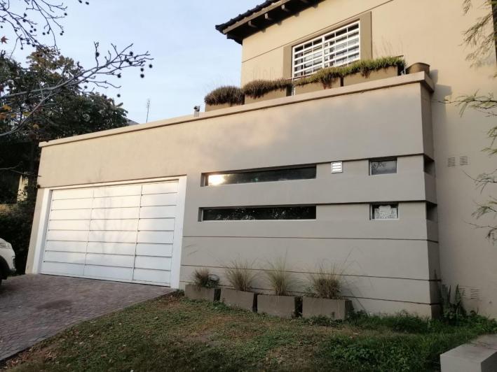 Casa 3 Dormitorios en Celso Barrios  Jardines del Jockey, Córdoba Capital