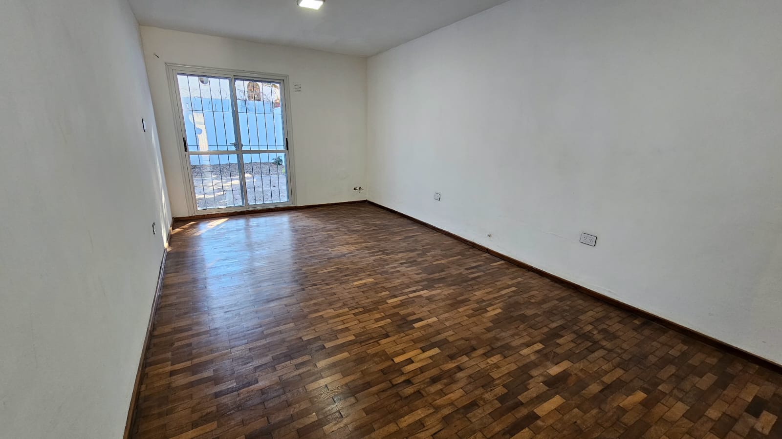 DÚPLEX EN VENTA ZONA BARRIO JARDIN