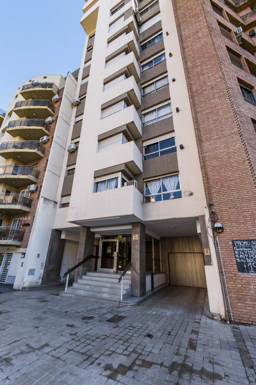 Nueva Córdoba   2-3 dorm. 2 baños con Cochera U$S 83.000 desocupado