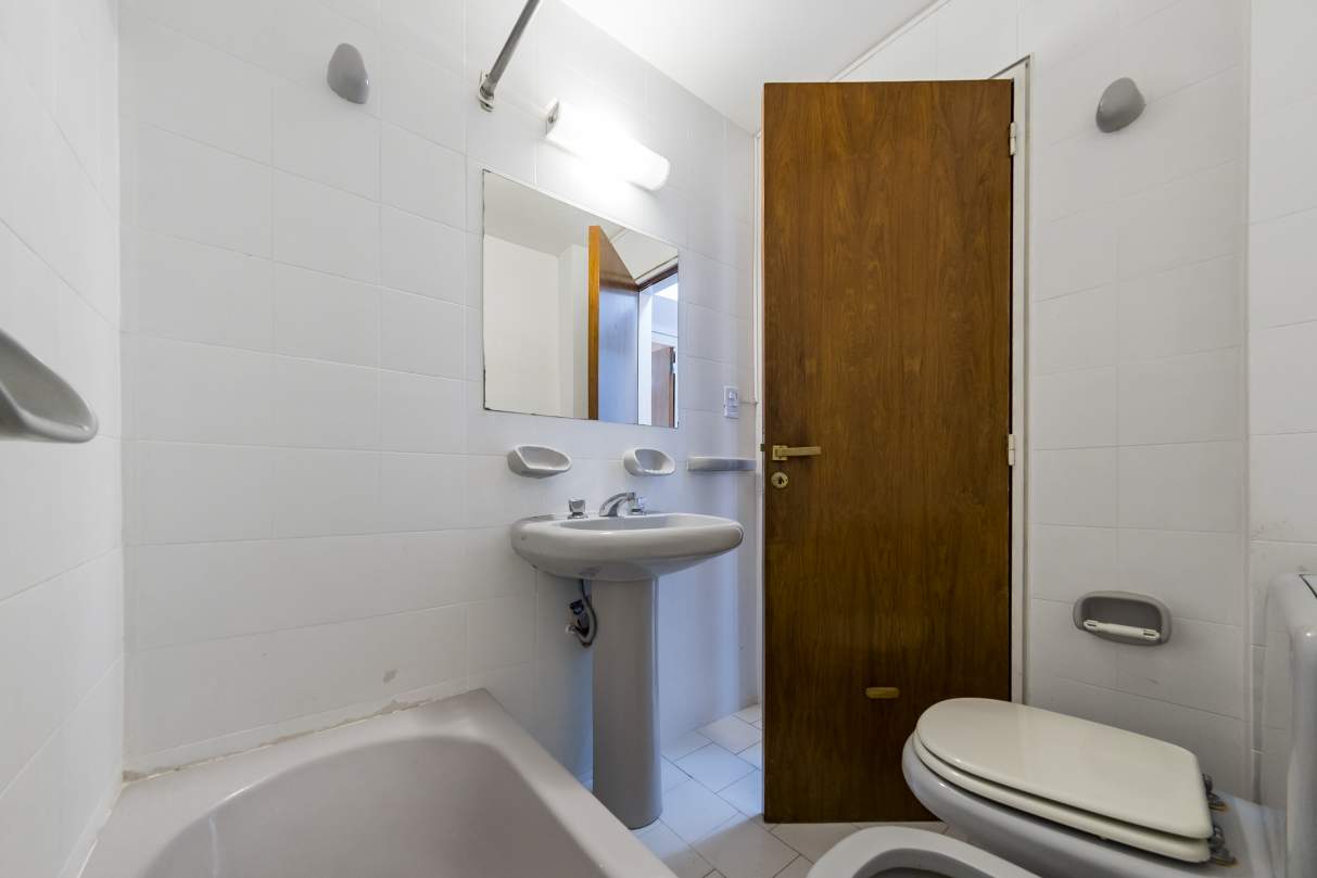 Nueva Córdoba   2-3 dorm. 2 baños con Cochera U$S 83.000 desocupado