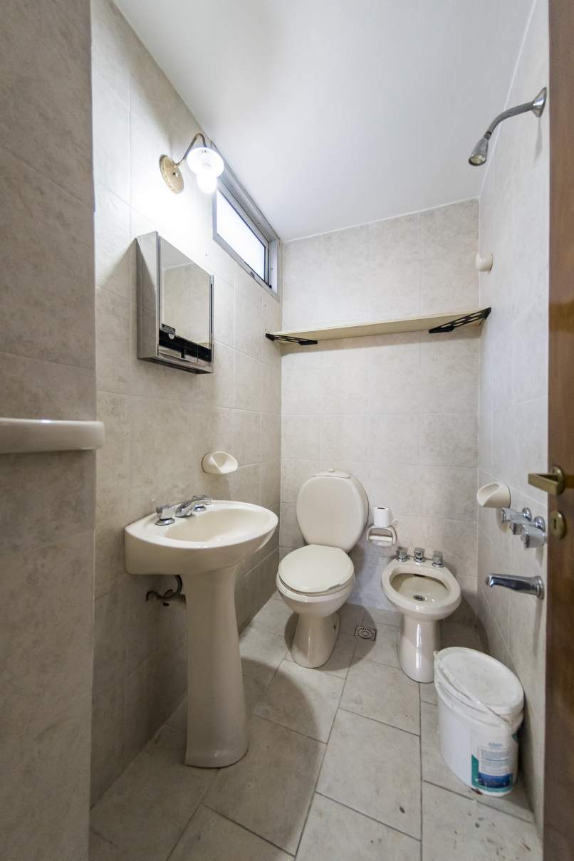 Nueva Córdoba   2-3 dorm. 2 baños con Cochera U$S 83.000 desocupado