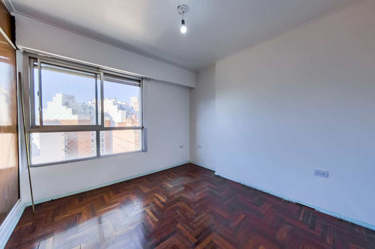 Nueva Córdoba   2-3 dorm. 2 baños con Cochera U$S 83.000 desocupado