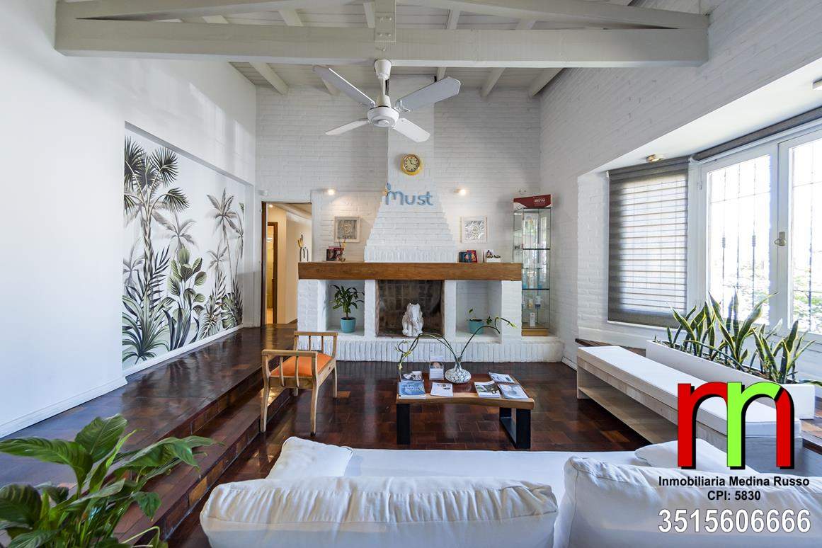 ARGUELLO - OPORTUNIDAD - 12 CUADRA DE AV. MARTINOLLI