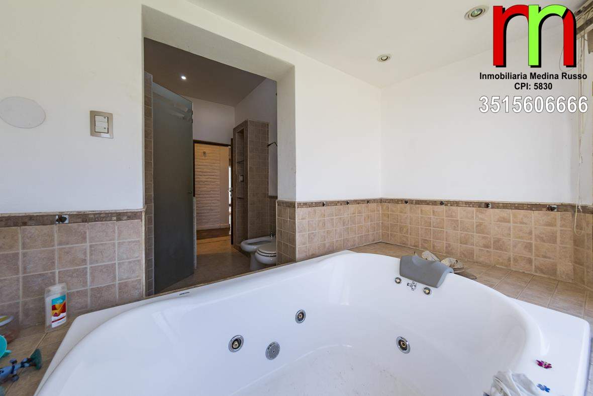 ARGUELLO - OPORTUNIDAD - 12 CUADRA DE AV. MARTINOLLI