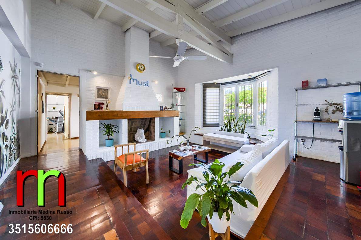 ARGUELLO - OPORTUNIDAD - 12 CUADRA DE AV. MARTINOLLI