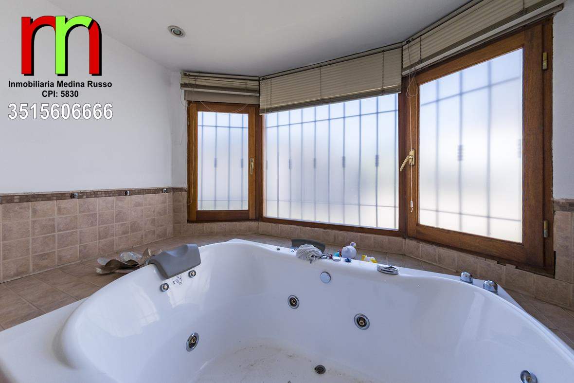 ARGUELLO - OPORTUNIDAD - 12 CUADRA DE AV. MARTINOLLI