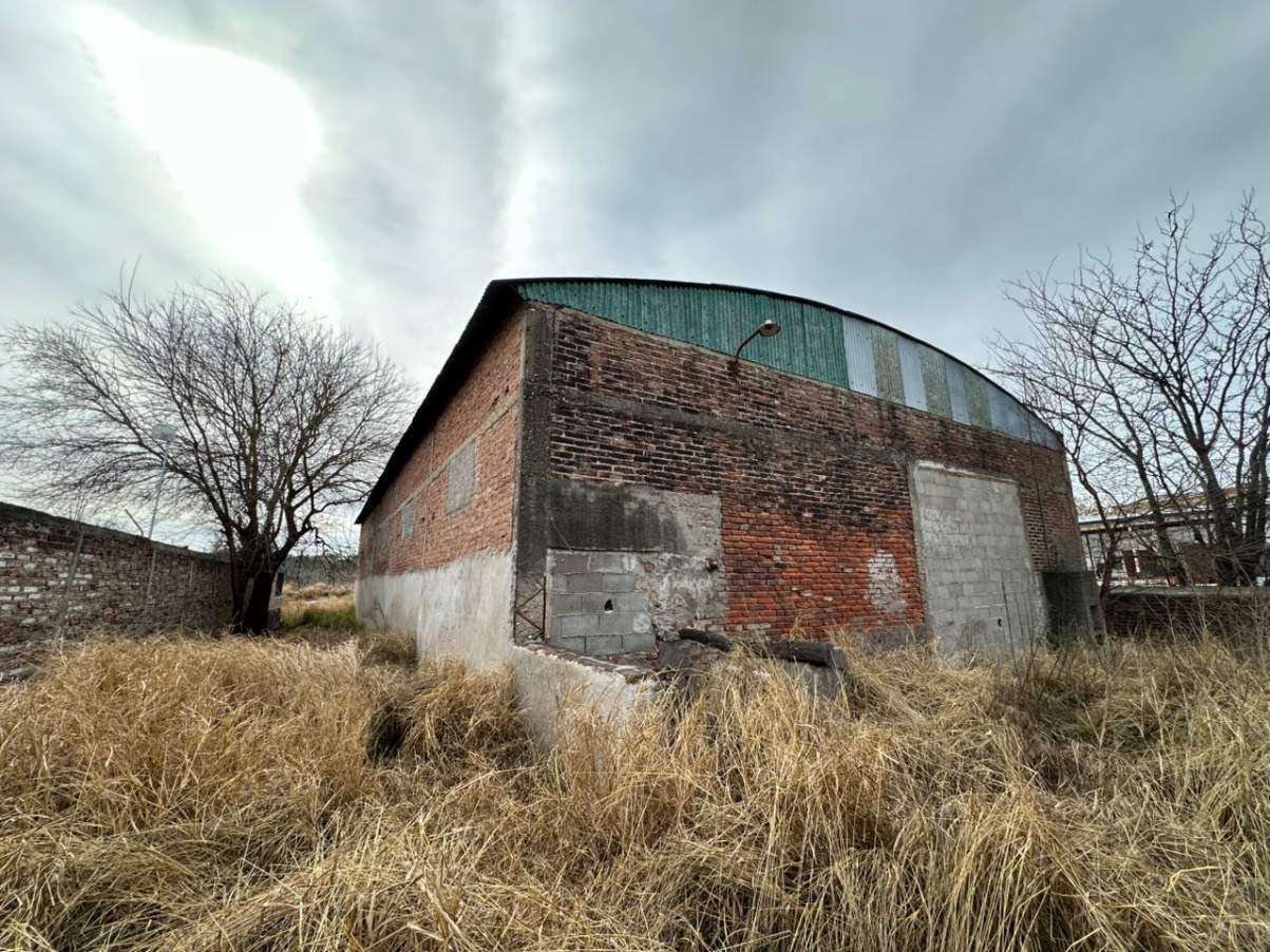 GALPON CON LOTE EN ALQUILER ZONA MERCADO DE ABASTO