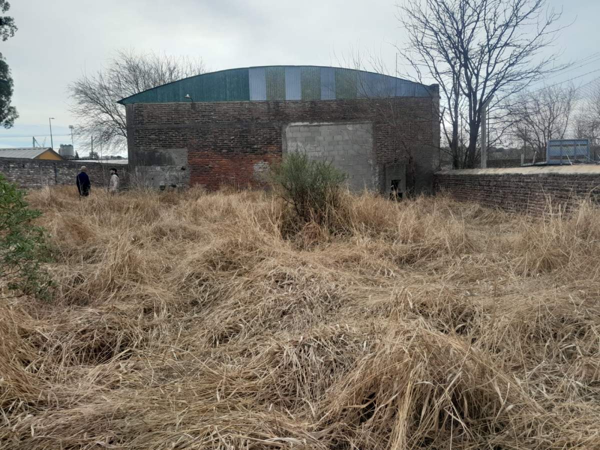 GALPON CON LOTE EN ALQUILER ZONA MERCADO DE ABASTO